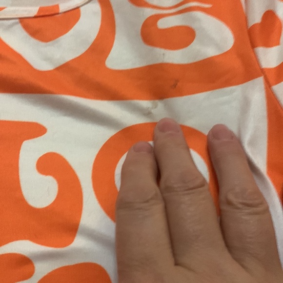 NWT orange and white shirt sleeve top says love size small - Picture 2 of 6
